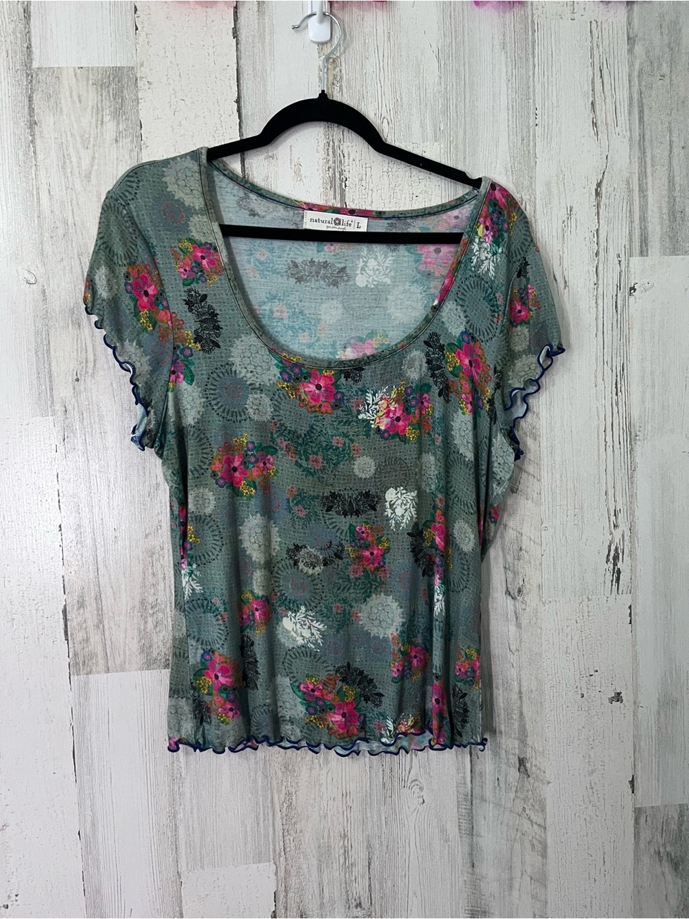 NATURAL  LIFE Devon “ButterSoft" Short Sleeve Top -Green Painted Garden Large